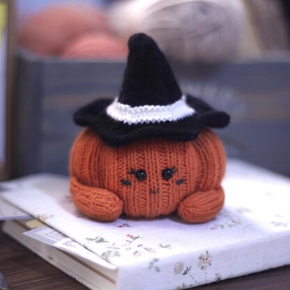 Little Halloween pumpkin Liz