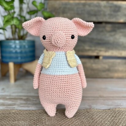 Truffles the Pig Amigurumi