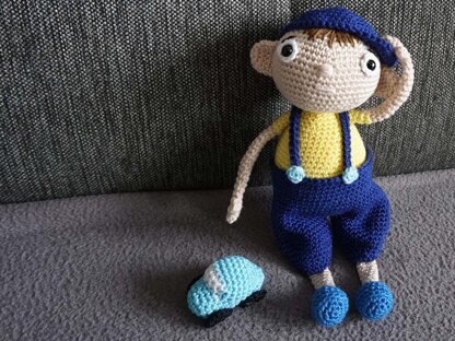 Amigurumi Häkelanleitung für den kleinen Jungen Valentin mit seinem Auto