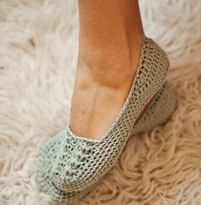 Ladies Cable Slippers