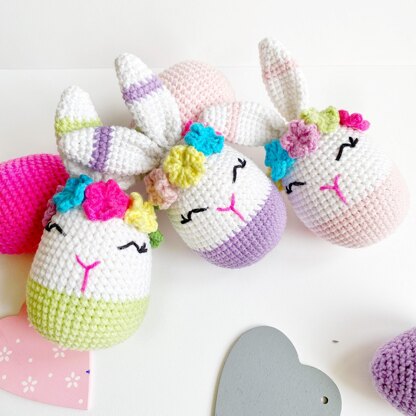 Cute Easter egg bunny