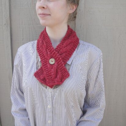 Chateau Cable Neck Warmer - knitting pattern