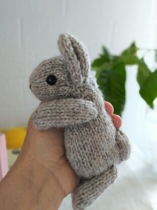 Free bunny rabbit knitting pattern