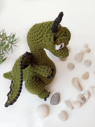 Crochet dragon amigurumi pattern