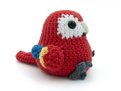 Amigurumi Scarlet Macaw