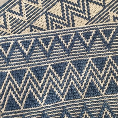 Nandi Mosaic Crochet placemat / runner