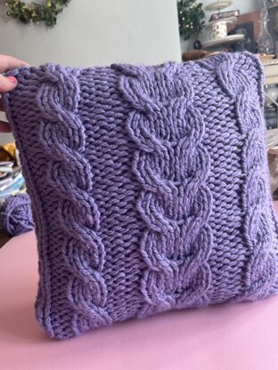 Miss Cathcart's Cabled Cushion