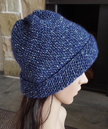 Charley - garter stitch diagonal beanie