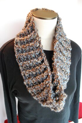 Ribbed Cowl Knitting Pattern : Daring