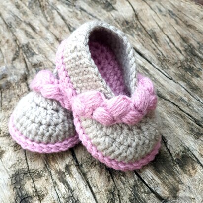 Baby Mary Janes ,  baby bootie crochet pattern - 2 trim variations