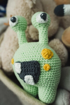 Alien Amigurumi in Lion Brand Feels Like Butta - M20413 FB - Downloadable PDF