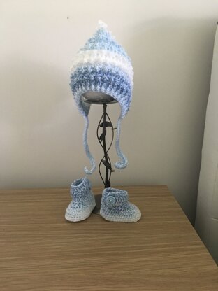 Pixie hat and booties. King cole melody