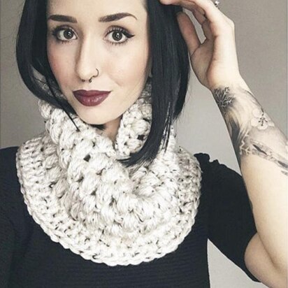 Puff Stitch Cowl