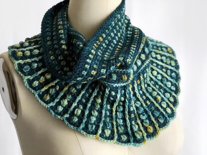 Dissent Cowl (crochet)