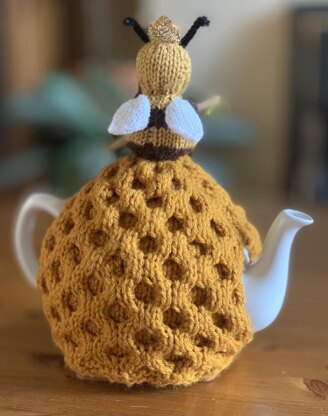 Queen Bee Tea Cosy