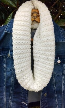 Easy Faux Cable Winter Cowl