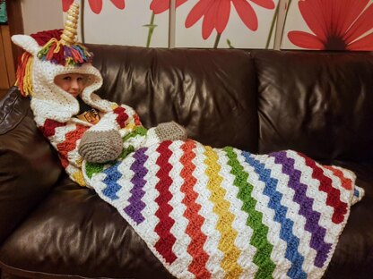 2in1 Rainbow Unicorn Hooded Blanket