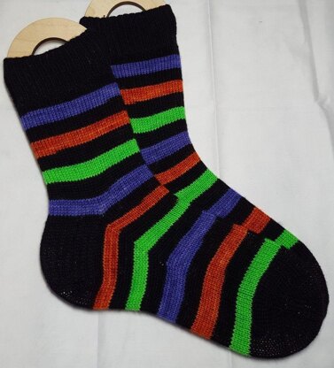 Cuff-down Size-inclusive Vanilla Shortie Socks