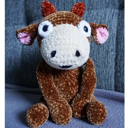 Crochet pattern little calf Matilda