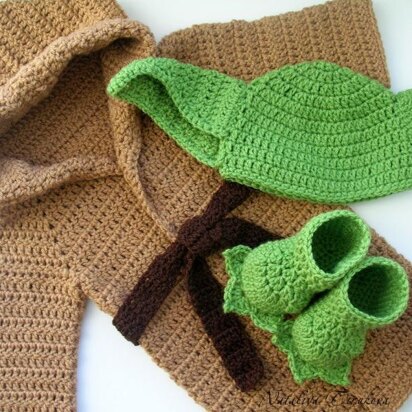 Baby Yoda Hat, Robe and Booties Outfit