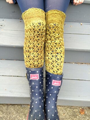 Tiny Pine Legwarmers