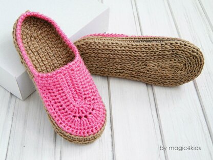 Women's pink clogs