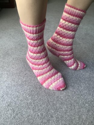 WOMEN’S SOCKS WITH THICKER HEELS, SOLES AND TOES