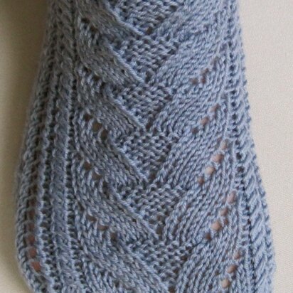 My First Cable Lace Socks - knitting pattern
