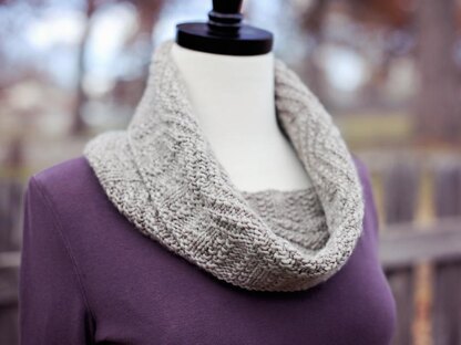 Dovetail Cowl