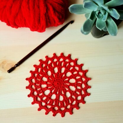 Pointy picot doily