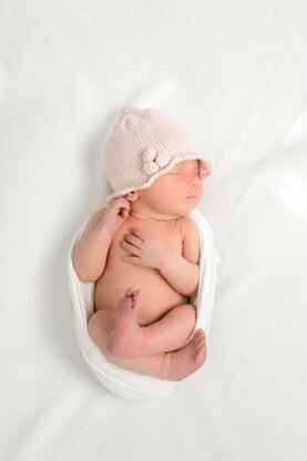 Rosy Scalloped Hat