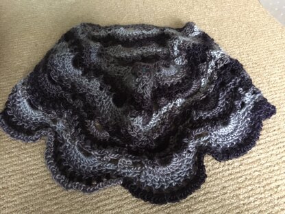 Delicate cowl