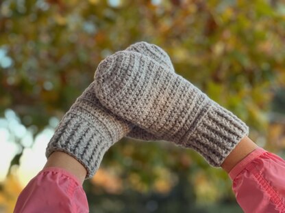 Anna Adult Mittens