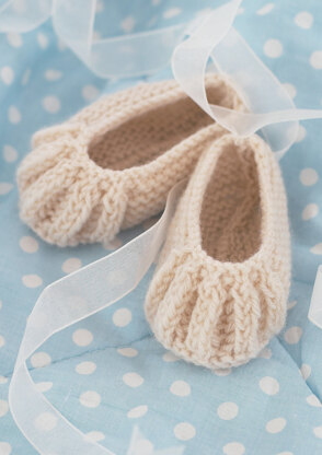 Shoes and Bootees in Sirdar Snuggly 4 ply 50g - 1487 - Downloadable PDF