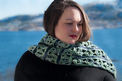 Shine Spring Cowl