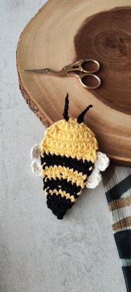 Crochet Bee Applique