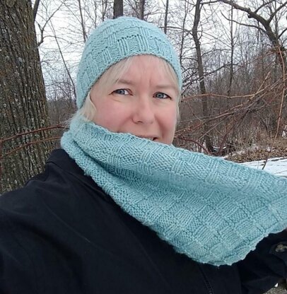 Icy Textures Cowl