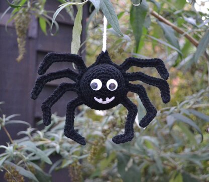 Crochet spider. Hanging ornament. Indoor/ outdoor Halloween decoration