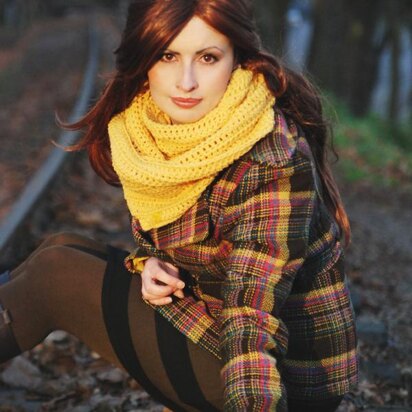 Sunshine crochet cowl loop scarf