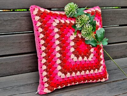 La Vie en rose  Granny Cushion