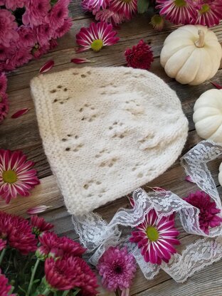 Flowery Lace bonnet