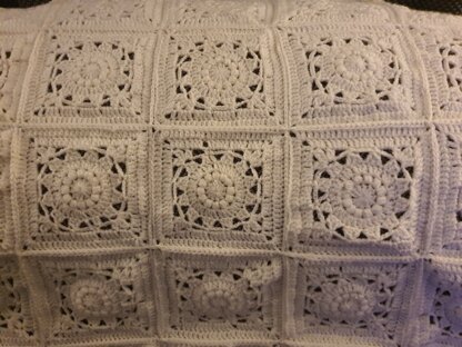 Primula square lap blanket