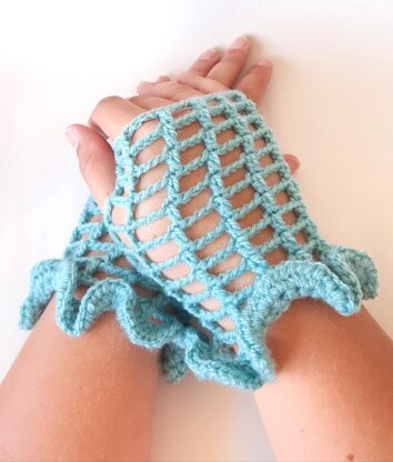 Nix lace crochet gloves