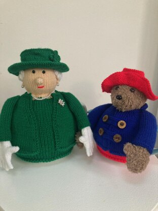 Queen Elizabeth II and Paddington