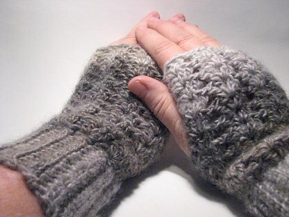 Chunky Lace Fingerless Mitts