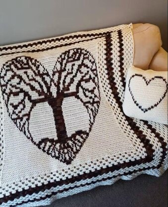 Heart Shaped Tree of Life Blanket