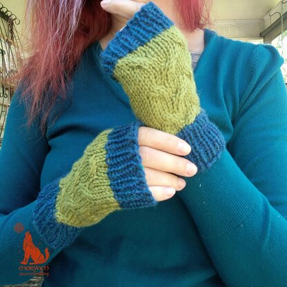 ''New Grass'' Fingerless Mittens