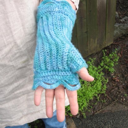 Half Moon Mitts (Crochet)