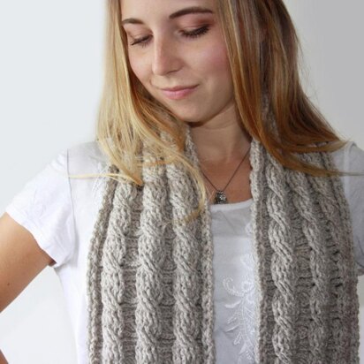 Reversible Cable Scarf