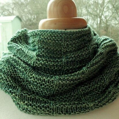 Fields of green cowl